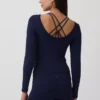 Tričko GapFit Smooth s lodičkovým výstřihem