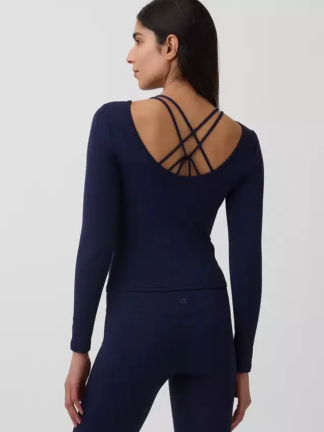 Tričko GapFit Smooth s lodičkovým výstřihem