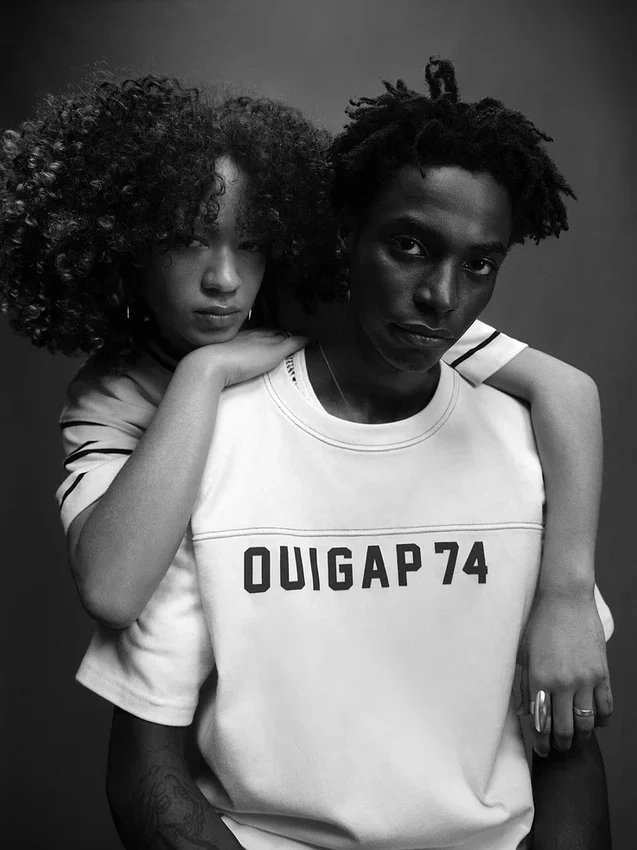 Tričko Ouigap s logem, z těžkého materiálu, zkrácený střih