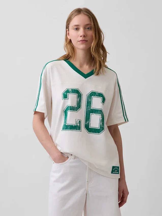 Tričko s oversized logem Varsity