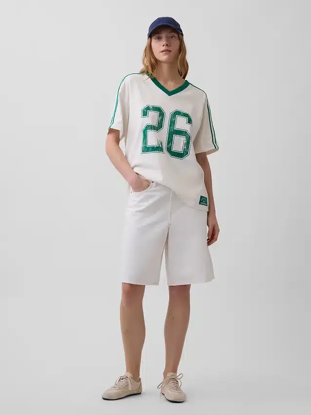 Tričko s oversized logem Varsity
