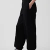 Volné joggingové kalhoty s středně vysokým pasem z materiálu Vintagesoft