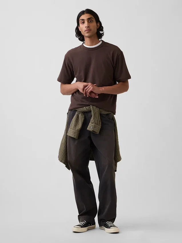 volné khaki kalhoty