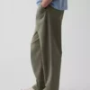 volné khaki kalhoty