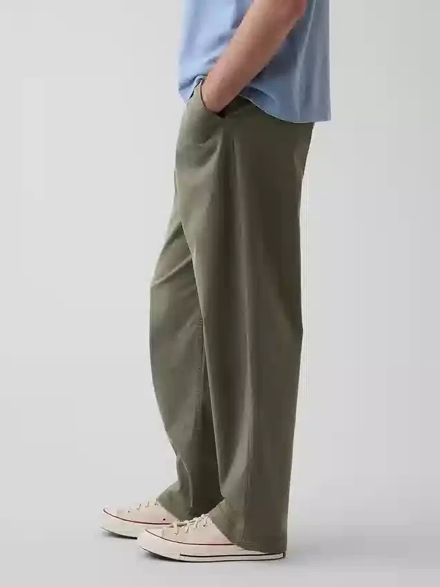 volné khaki kalhoty