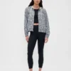 Větrovka GapFit Tech Gingham