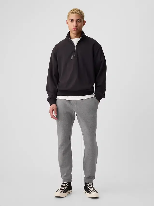 Úzké joggingové kalhoty GapFit Tech