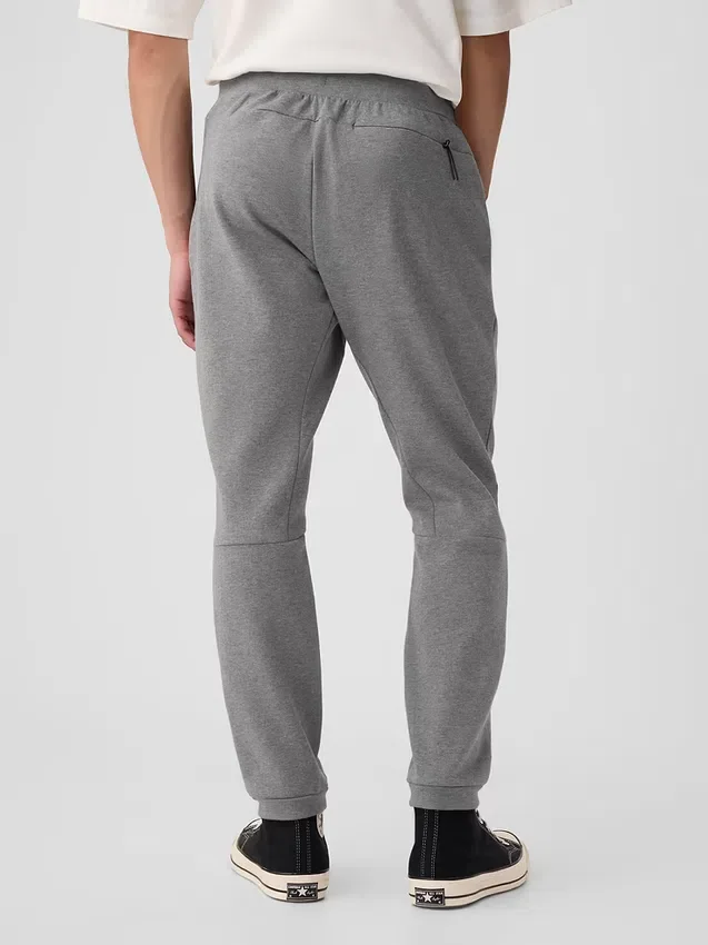 Úzké joggingové kalhoty GapFit Tech