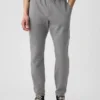 Úzké joggingové kalhoty GapFit Tech